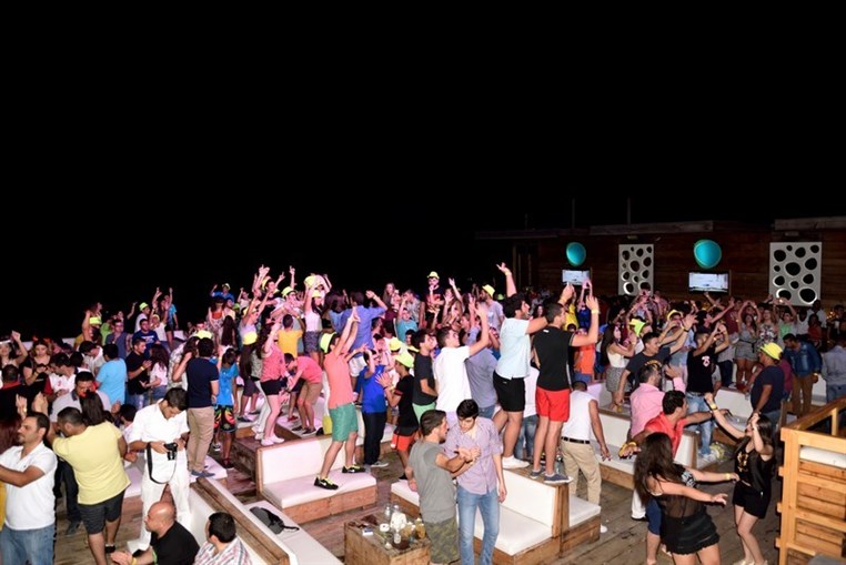 Seas the night party